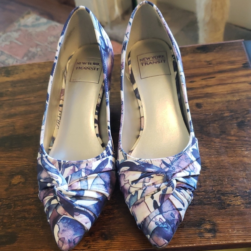New York Transit Kaylynn Purple Blue Batik Look Fabric Kitten Heel Shoes Size 7M